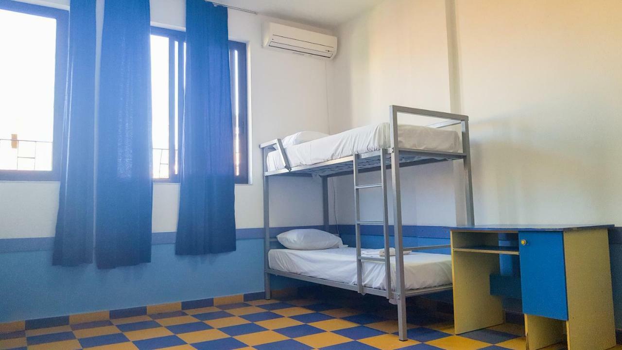 Home Hostel شكودر الغرفة الصورة